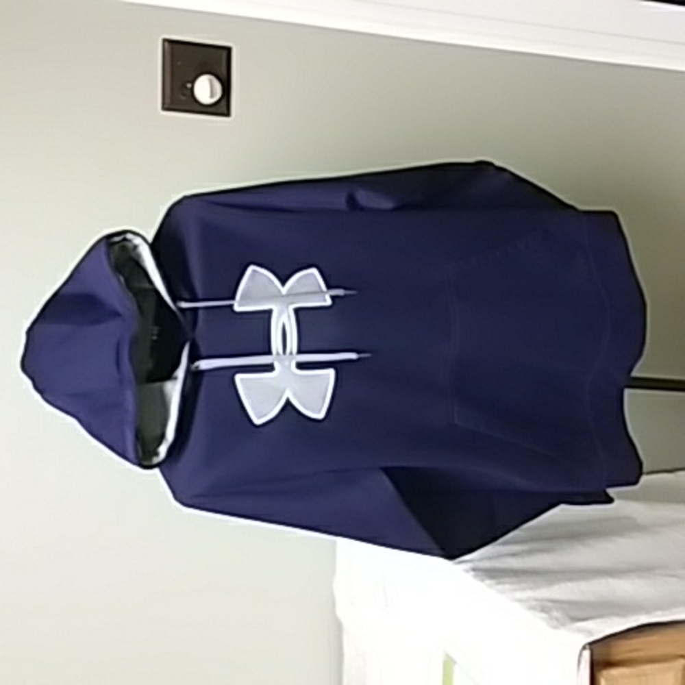 Under armor navy blue hoodie size small/p
